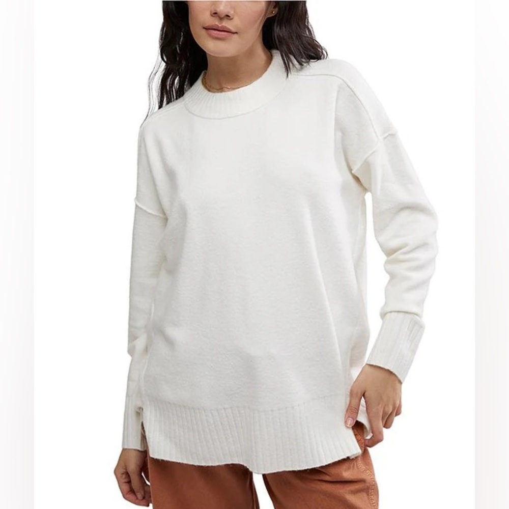 White Phoebe Pullover Soft Knit Crew Neck Long Sleeve Sweater